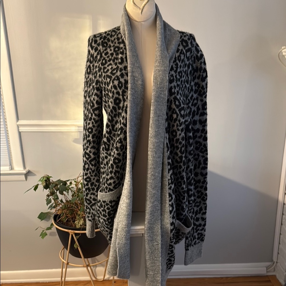 NWT Loft Cardigan with pockets